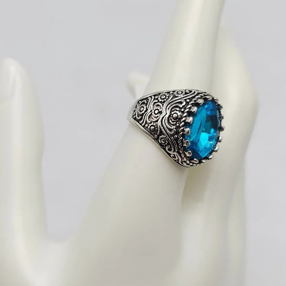 Blue Glass Rhinestone Silver Tone Filigree Flower Dome Ring Size 8 Vintage - Picture 2 of 4
